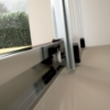 Detalle rodamientos mampara de ducha Angular S300 vidrio transparente